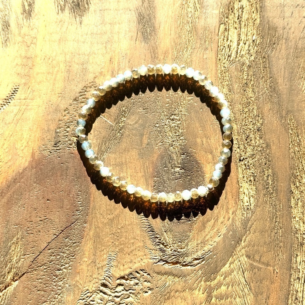 Elegant two tone white and soft pink Beaded Bracelet